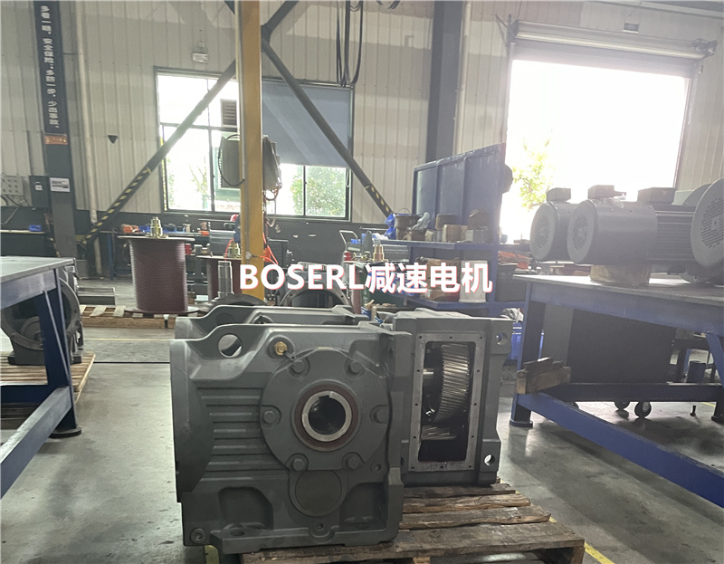 1690947449207076.jpg 齒輪減速機(jī)加電機(jī)