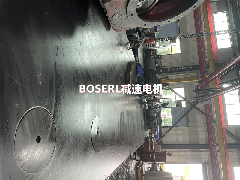 1690948276393461.jpg 齒輪減速機加電機